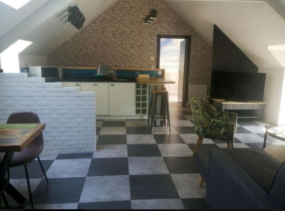 Souslestoits 4 Etoiles Appartement *